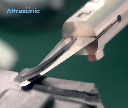 Comparación del efecto de corte de la máquina de corte ultrasónico: 30 kHz frente a 40 kHz
