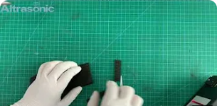 Muestre el efecto de cortar caucho con un cuchillo de corte de plástico 30K
